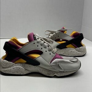 Nike Air Huarache Sneakers Lace Up Athletic Shoes Light Bone Lethal Pink 6.5